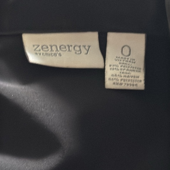 Chico’s Zenergy black full front zipper light jacket shimmer animal print Sz S - Picture 6 of 8